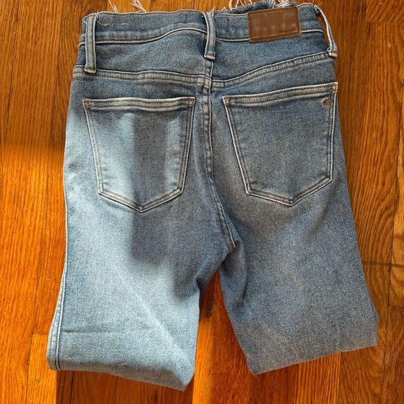 Madewell  10” High Rise Jeans Button Fly Distressed seams Size 25 - Picture 4 of 5